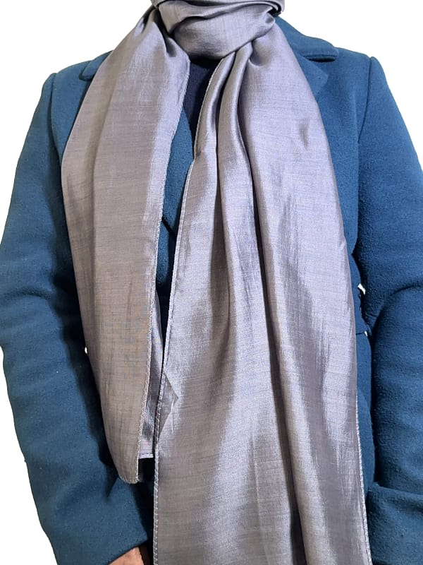 2025-03-25 11.37.48 copy Seidenschal – Grau, handgefärbt