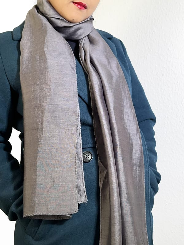 Seidenschal – Grau, handgefärbt