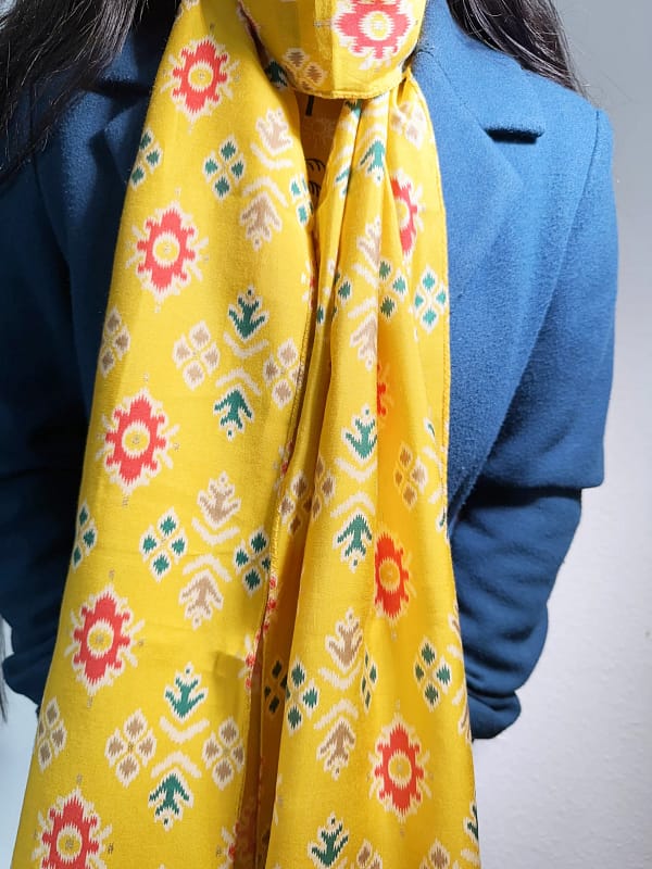 2025-03-24 13.31.24 copy Vegan Seide Schal – handgefärbt, inspiriert vom Frühling