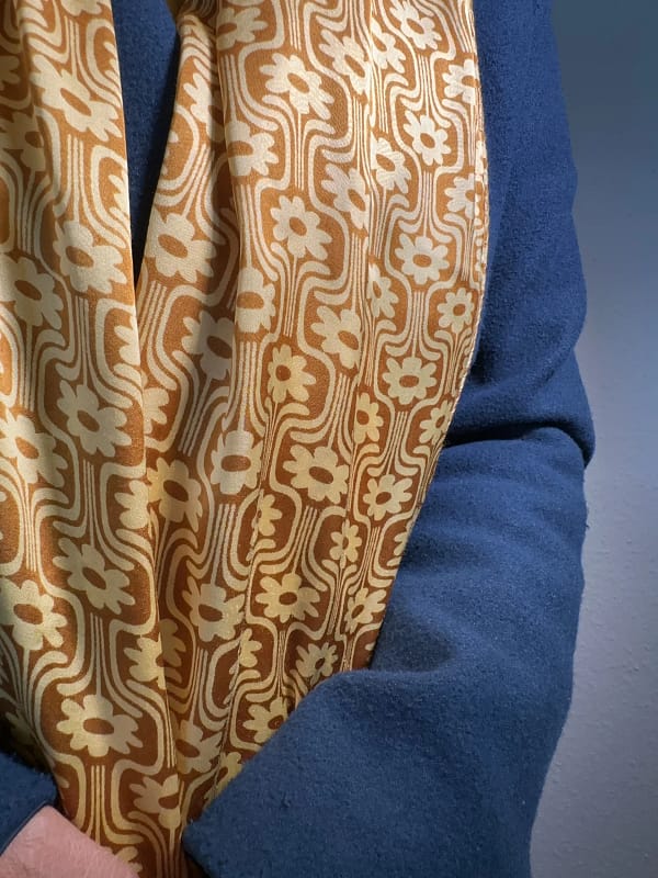 2025-03-24 14.03.37 copy Vegan Seide Schal – florales Design Gelb, handgefärbt