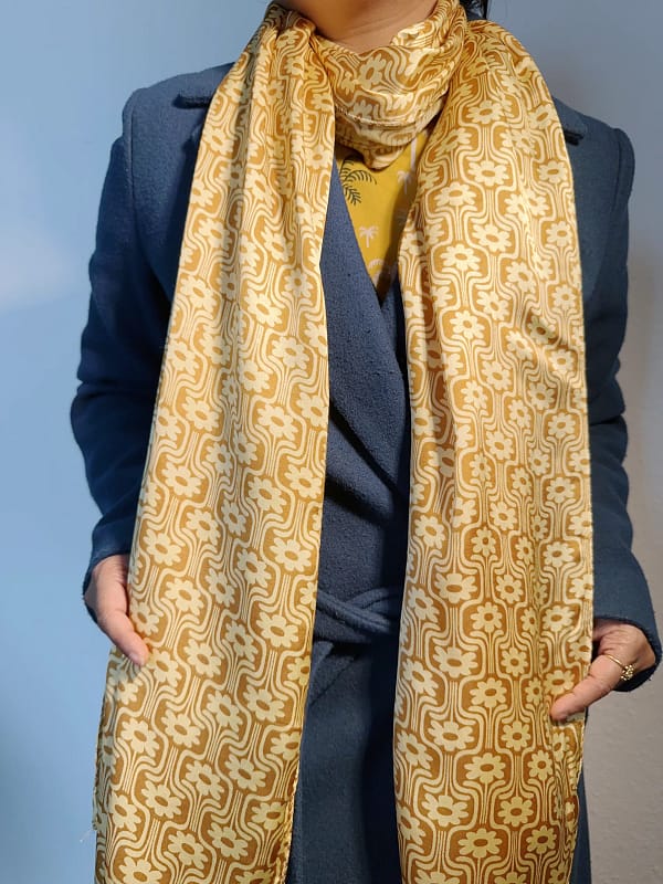 Vegan Seide Schal – florales Design Gelb, handgefärbt