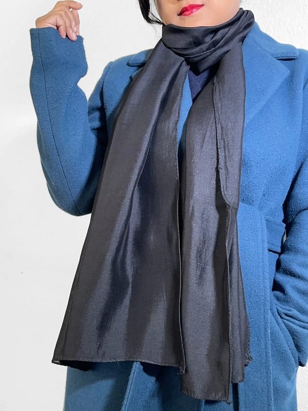 2025-03-25 11.27.17 copy Seidenschal – Schwarz, handgefärbt