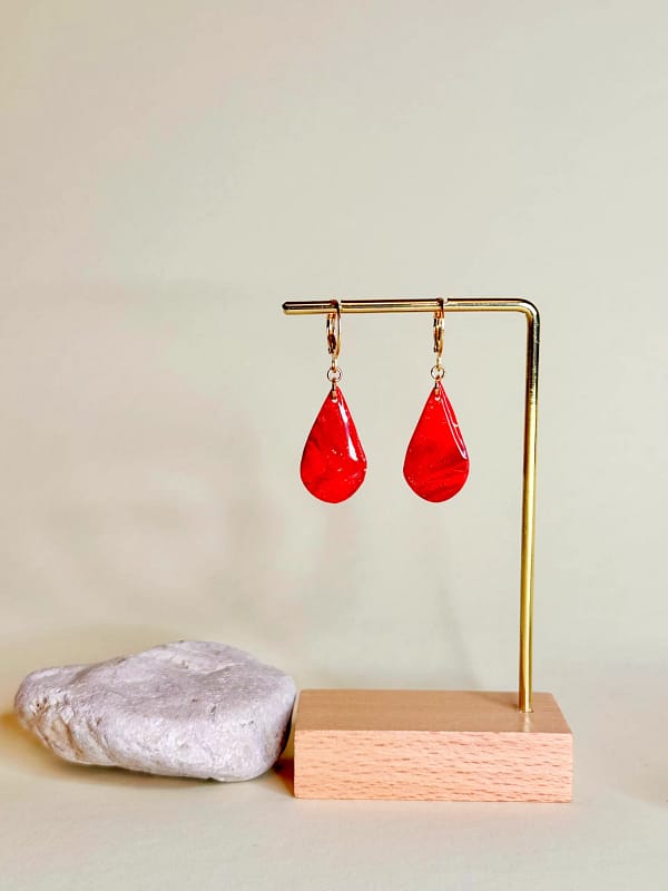 Crimson Drop Ohrringe mit Loop