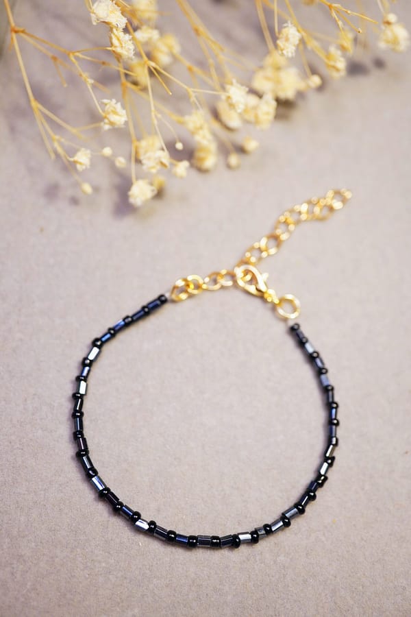 Perlenarmband „Midnight Glow“ – Elegant & Ausdrucksstark