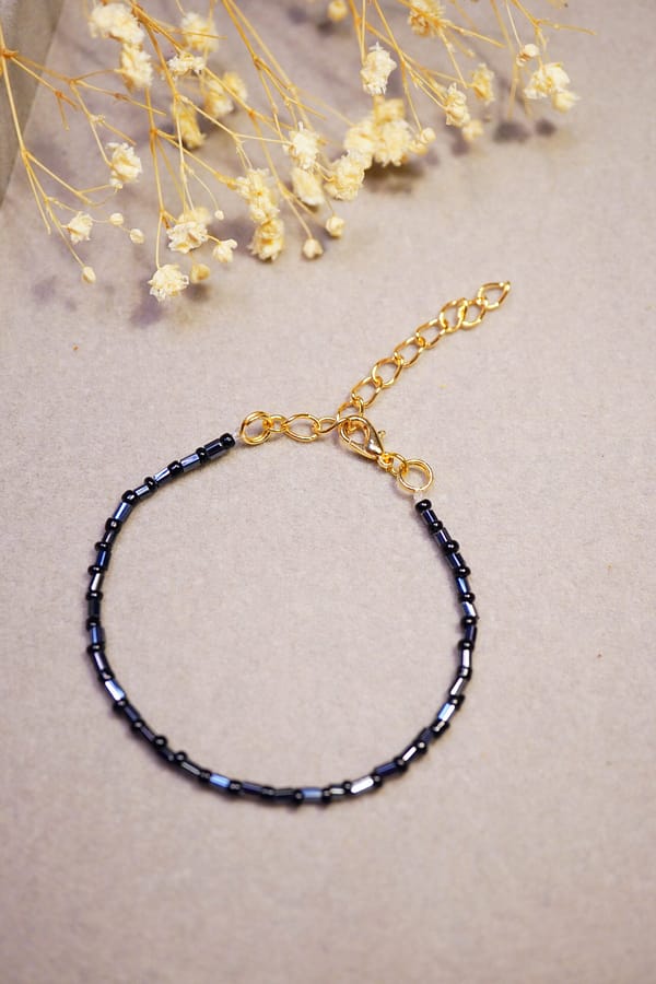 Perlenarmband „Midnight Glow“ – Elegant & Ausdrucksstark