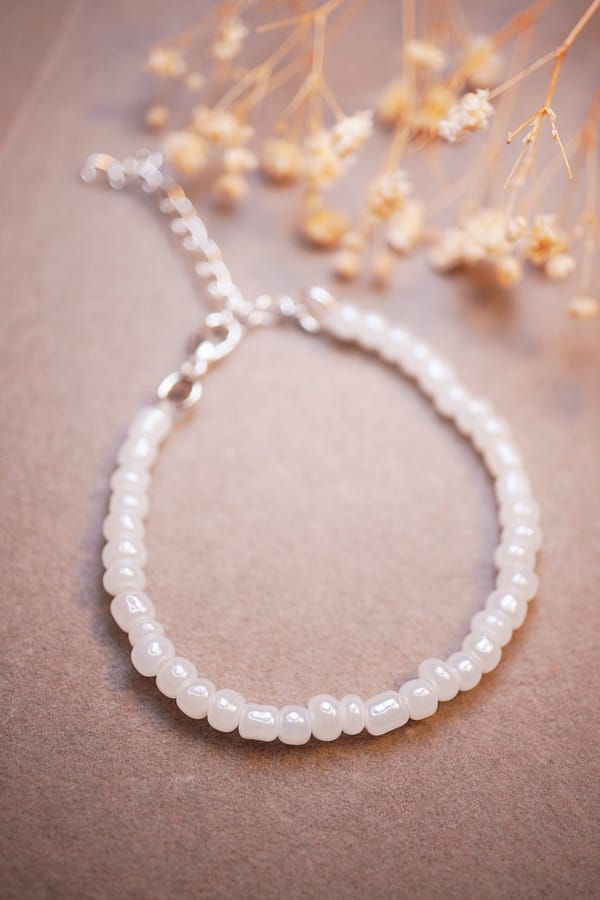 Perlenarmband „Mondlicht“ – Zart & Zeitlos