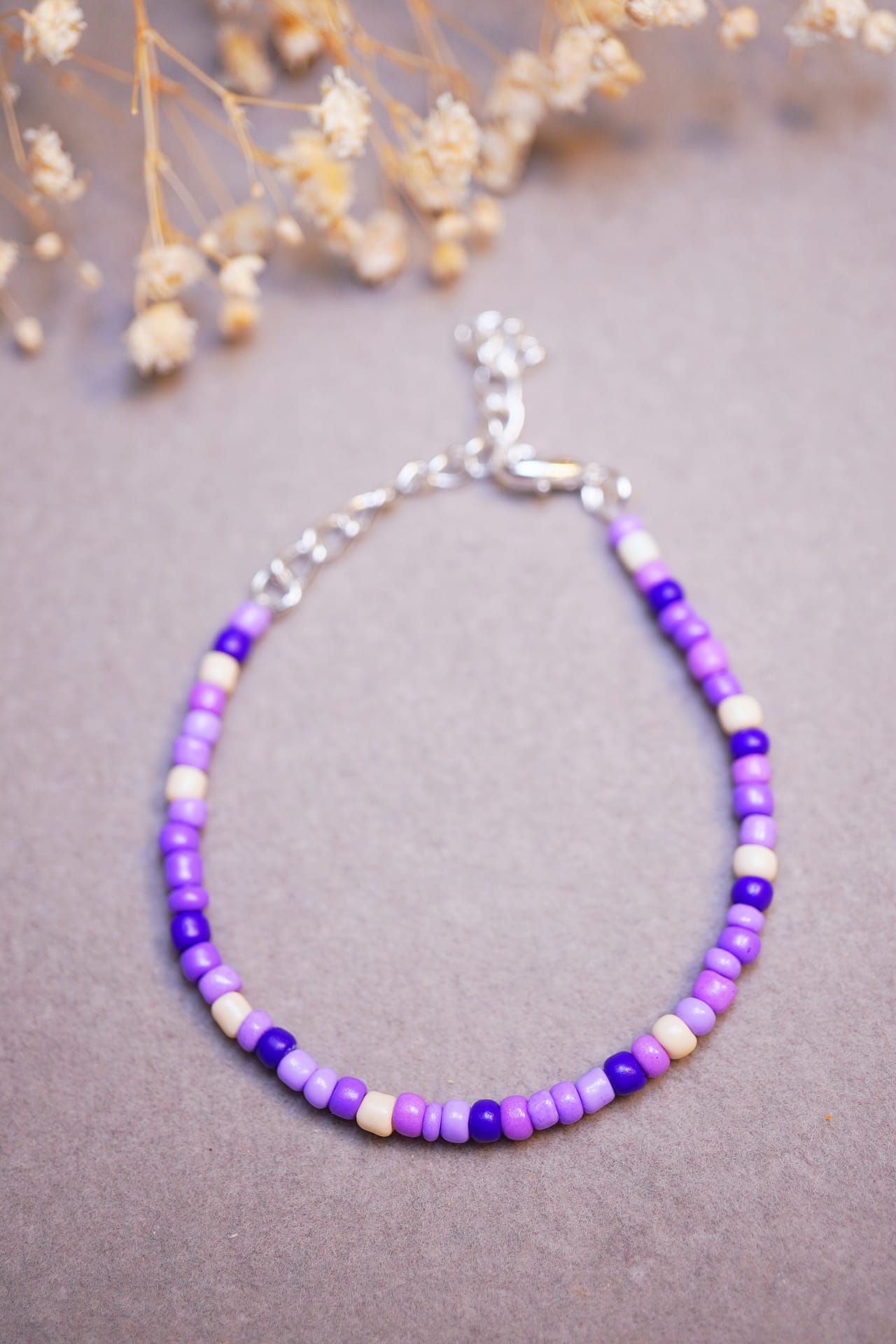 Perlenarmband „Lavendelliebe“